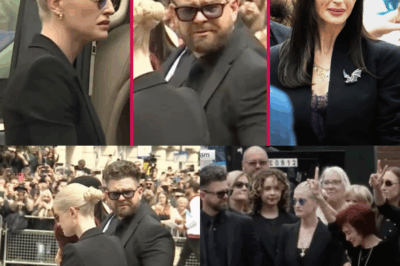 Kelly, Jack et Aimee Osbourne, accablés de chagrin, fondent en larmes alors qu’ils font leurs adieux à leur père bien-aimé Ozzy.