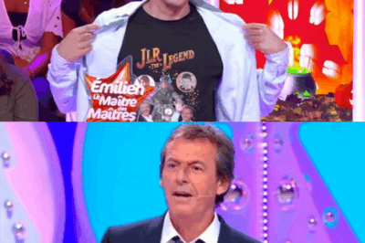 Incroyable surprise – Lors d’un épisode exceptionnel des “12 Coups de Midi”, Jean-Luc Reichmann, habituellement maître de l’antenne, est complètement bluffé par le geste inattendu d’Émilien à l’occasion de son anniversaire : “Il va se déshabiller !”, s’exclame l’animateur. Les téléspectateurs sont stupéfaits, partagés entre rires et étonnement, alors que l’événement dépasse toutes les attentes. Quelle était la véritable intention derrière cette action surprenante ? Coincidence, humour ou défi planifié ? Les caméras captent chaque réaction, chaque micro-expression, et les internautes s’enflamment sur les réseaux sociaux. Découvrez les détails complets de ce moment unique qui a marqué l’histoire du plateau et les réactions inédites de Jean-Luc Reichmann.
