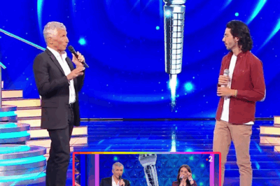 Drama inattendu dans N’oubliez pas les paroles 🎤 – Lucas, l’ancien maestro humilié, revient pour défier le champion qui l’avait battu 😨 Nagui tente d’apaiser la tension, mais un mot change tout… Hasard ou règlement truqué ? 🤔🔥 👉 Voir le 1er commentaire 👇👇
