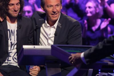 L’événement TÉLÉ qui a sidéré la France ! 💥 Quand l’animateur des 12 Coups de Midi et son Maestro prodige Xavier s’unissent pour les 15 ans de QVGDM! 🏆 Leurs confessions sur le plateau et leur stratégie de jeu étaient à couper le souffle. 🧐 Comment un Maestro des 12 Coups se débrouille-t-il avec l’arbre de gain ? Découvrez le parcours de ce duo de choc! Lisez l’analyse complète ici 👇